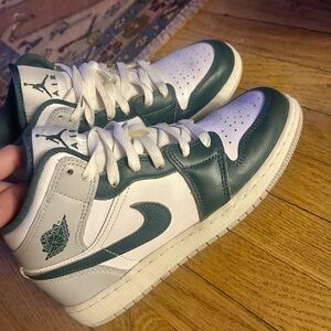 Nike Air Jordan 1 Mid SE Sneakers